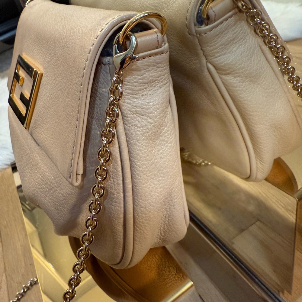 Fendi Beige Crossbody Bag with Gold Chain - Picture 9 of 17